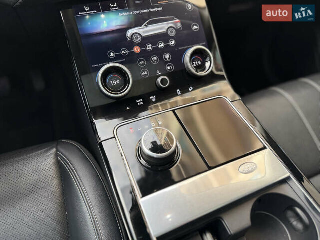 Черный Ленд Ровер Рендж Ровер Велар, объемом двигателя 2 л и пробегом 90 тыс. км за 39999 $, фото 63 на Automoto.ua