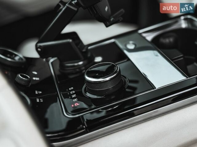 Черный Ленд Ровер Рендж Ровер Велар, объемом двигателя 2 л и пробегом 136 тыс. км за 53000 $, фото 21 на Automoto.ua