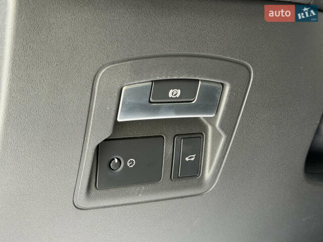 Чорний Ленд Ровер Рендж Ровер Велар, об'ємом двигуна 2.99 л та пробігом 74 тис. км за 49000 $, фото 46 на Automoto.ua