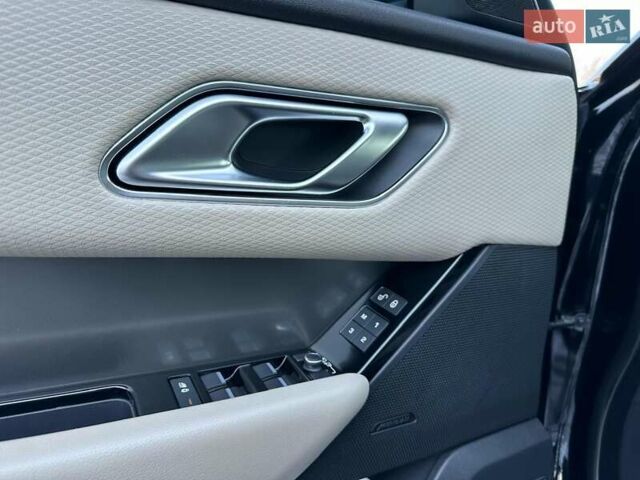 Черный Ленд Ровер Рендж Ровер Велар, объемом двигателя 2 л и пробегом 88 тыс. км за 44900 $, фото 27 на Automoto.ua