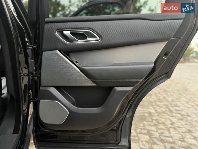 Черный Ленд Ровер Рендж Ровер Велар, объемом двигателя 2 л и пробегом 60 тыс. км за 39500 $, фото 65 на Automoto.ua