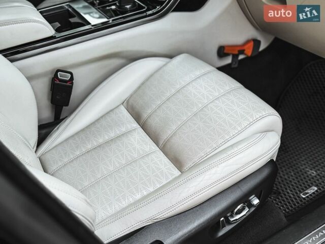 Черный Ленд Ровер Рендж Ровер Велар, объемом двигателя 2 л и пробегом 136 тыс. км за 53000 $, фото 39 на Automoto.ua