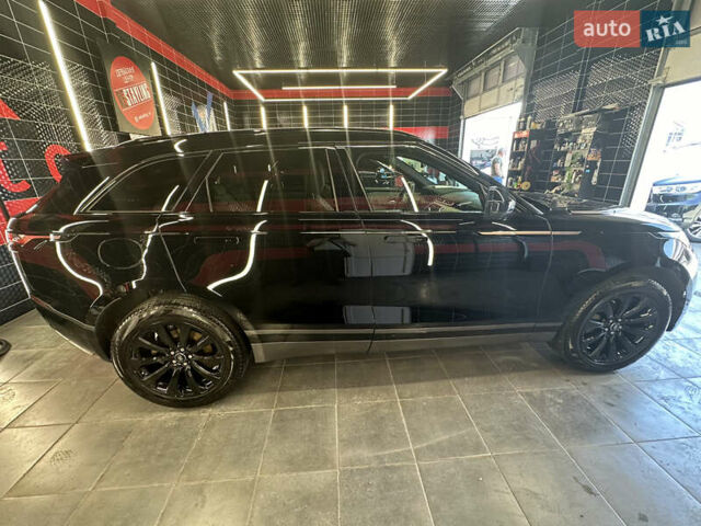 Черный Ленд Ровер Рендж Ровер Велар, объемом двигателя 2 л и пробегом 99 тыс. км за 36999 $, фото 5 на Automoto.ua