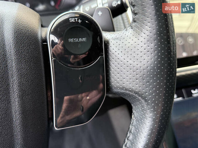 Черный Ленд Ровер Рендж Ровер Велар, объемом двигателя 2 л и пробегом 90 тыс. км за 39999 $, фото 91 на Automoto.ua