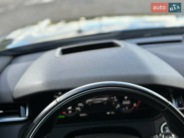 Чорний Ленд Ровер Рендж Ровер Велар, об'ємом двигуна 2 л та пробігом 83 тис. км за 32900 $, фото 29 на Automoto.ua