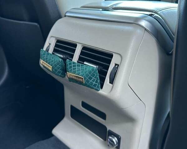 Черный Ленд Ровер Рендж Ровер Велар, объемом двигателя 2 л и пробегом 88 тыс. км за 44900 $, фото 32 на Automoto.ua