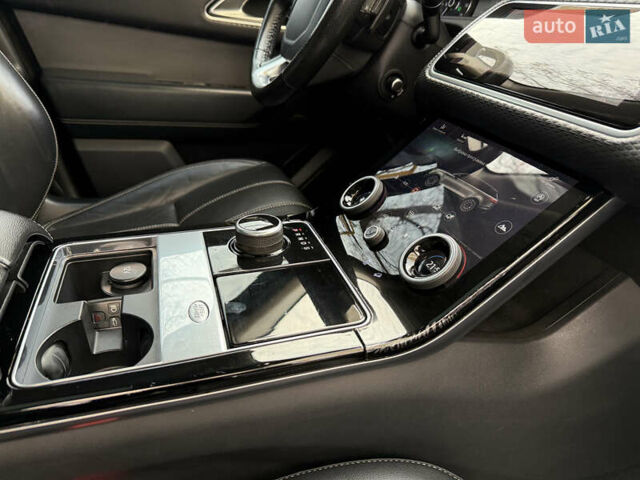 Черный Ленд Ровер Рендж Ровер Велар, объемом двигателя 2 л и пробегом 90 тыс. км за 39999 $, фото 49 на Automoto.ua