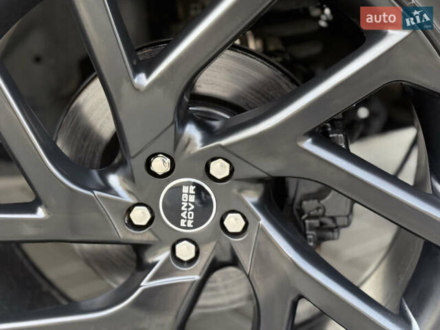 Черный Ленд Ровер Рендж Ровер Велар, объемом двигателя 2 л и пробегом 90 тыс. км за 39999 $, фото 111 на Automoto.ua