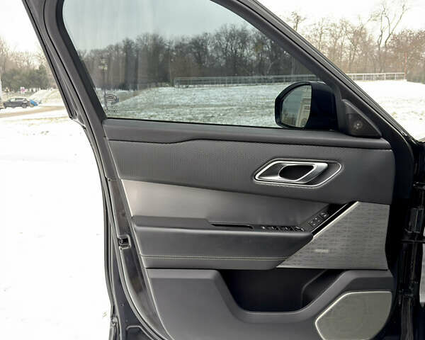 Чорний Ленд Ровер Рендж Ровер Велар, об'ємом двигуна 2.99 л та пробігом 74 тис. км за 49000 $, фото 50 на Automoto.ua