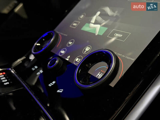 Чорний Ленд Ровер Рендж Ровер Велар, об'ємом двигуна 2.99 л та пробігом 74 тис. км за 49000 $, фото 41 на Automoto.ua
