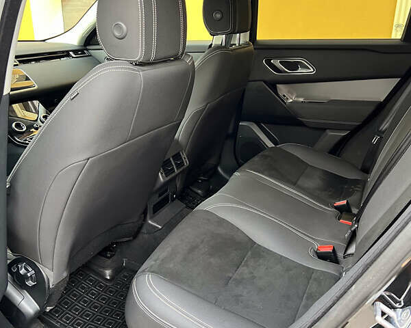 Чорний Ленд Ровер Рендж Ровер Велар, об'ємом двигуна 2.99 л та пробігом 68 тис. км за 49000 $, фото 8 на Automoto.ua