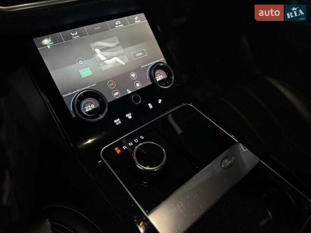 Черный Ленд Ровер Рендж Ровер Велар, объемом двигателя 2 л и пробегом 112 тыс. км за 39999 $, фото 8 на Automoto.ua