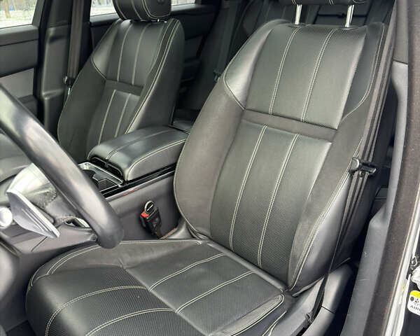 Чорний Ленд Ровер Рендж Ровер Велар, об'ємом двигуна 2.99 л та пробігом 74 тис. км за 49000 $, фото 47 на Automoto.ua