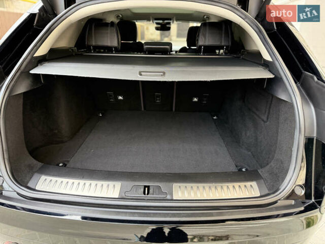 Черный Ленд Ровер Рендж Ровер Велар, объемом двигателя 2 л и пробегом 90 тыс. км за 39999 $, фото 60 на Automoto.ua