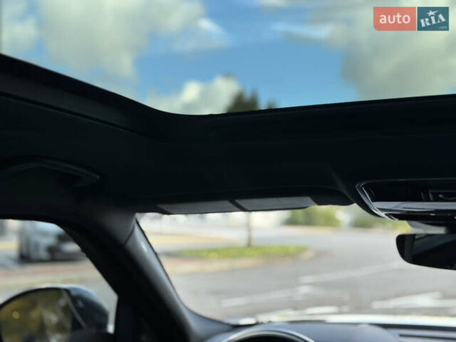 Чорний Ленд Ровер Рендж Ровер Велар, об'ємом двигуна 2 л та пробігом 83 тис. км за 32900 $, фото 41 на Automoto.ua