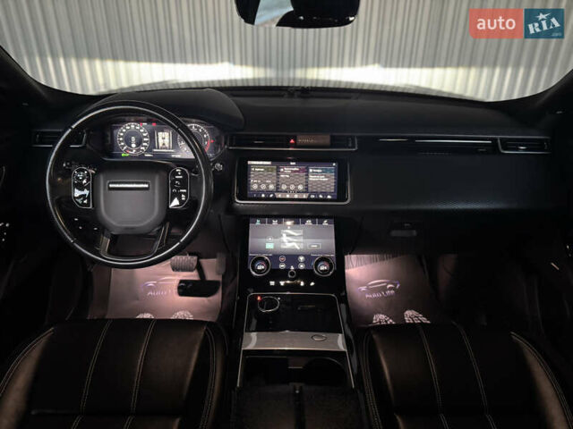 Черный Ленд Ровер Рендж Ровер Велар, объемом двигателя 2 л и пробегом 112 тыс. км за 39999 $, фото 11 на Automoto.ua