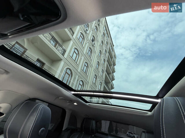 Черный Ленд Ровер Рендж Ровер Велар, объемом двигателя 2 л и пробегом 90 тыс. км за 39999 $, фото 119 на Automoto.ua