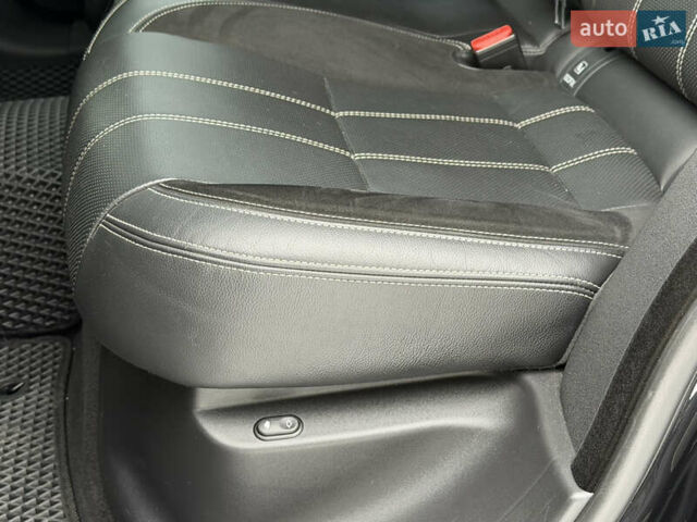 Чорний Ленд Ровер Рендж Ровер Велар, об'ємом двигуна 2.99 л та пробігом 74 тис. км за 49000 $, фото 65 на Automoto.ua