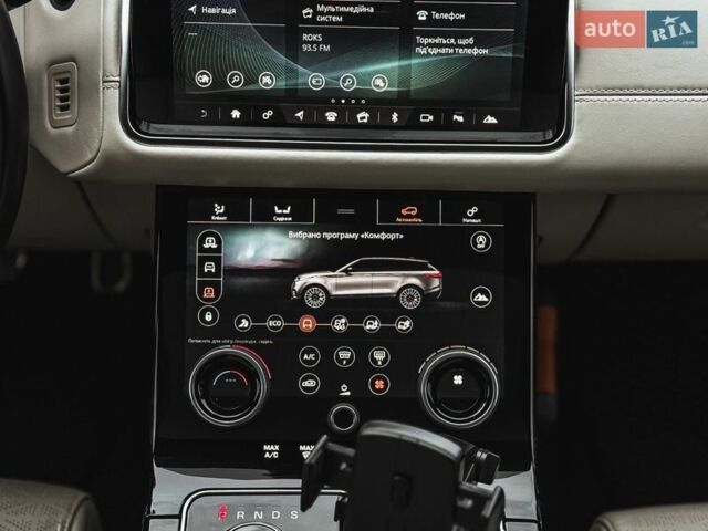 Черный Ленд Ровер Рендж Ровер Велар, объемом двигателя 2 л и пробегом 136 тыс. км за 53000 $, фото 24 на Automoto.ua
