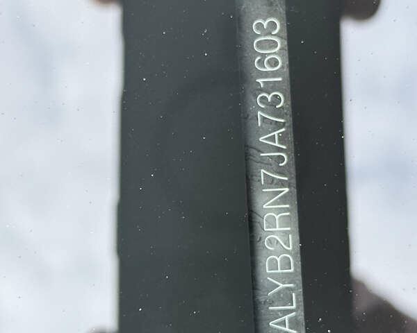 Черный Ленд Ровер Рендж Ровер Велар, объемом двигателя 2 л и пробегом 90 тыс. км за 39999 $, фото 113 на Automoto.ua