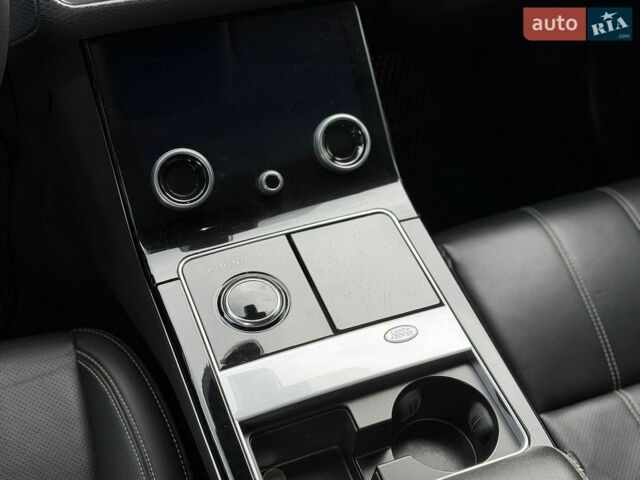 Черный Ленд Ровер Рендж Ровер Велар, объемом двигателя 2 л и пробегом 115 тыс. км за 29999 $, фото 57 на Automoto.ua