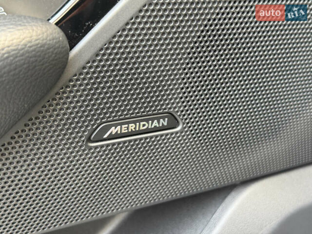 Черный Ленд Ровер Рендж Ровер Велар, объемом двигателя 2 л и пробегом 90 тыс. км за 39999 $, фото 102 на Automoto.ua