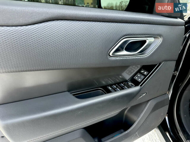 Чорний Ленд Ровер Рендж Ровер Велар, об'ємом двигуна 2 л та пробігом 114 тис. км за 34200 $, фото 30 на Automoto.ua