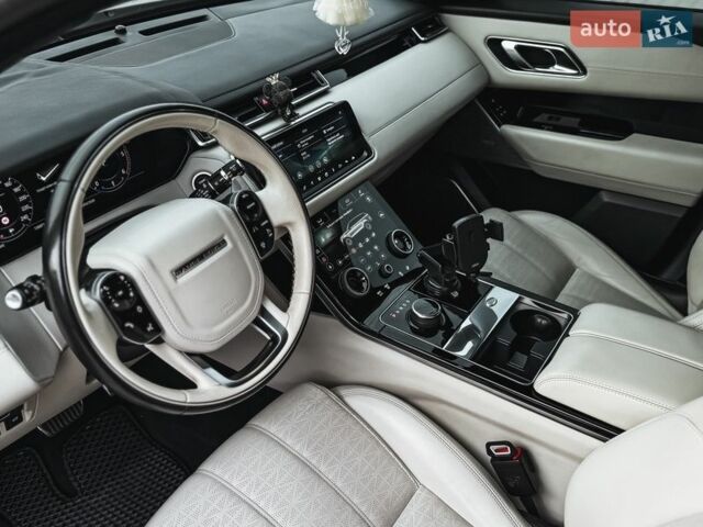 Черный Ленд Ровер Рендж Ровер Велар, объемом двигателя 2 л и пробегом 136 тыс. км за 53000 $, фото 33 на Automoto.ua