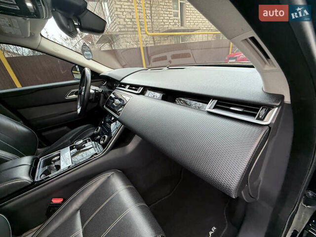 Черный Ленд Ровер Рендж Ровер Велар, объемом двигателя 2 л и пробегом 90 тыс. км за 39999 $, фото 50 на Automoto.ua