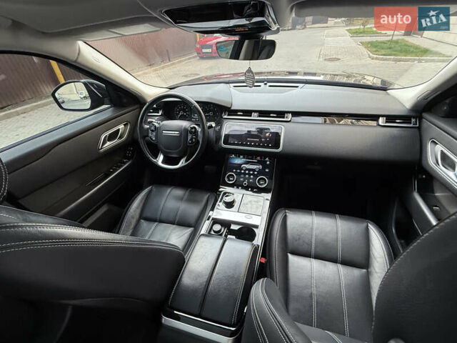 Черный Ленд Ровер Рендж Ровер Велар, объемом двигателя 2 л и пробегом 90 тыс. км за 39999 $, фото 57 на Automoto.ua