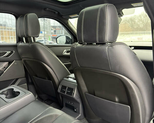 Чорний Ленд Ровер Рендж Ровер Велар, об'ємом двигуна 2.99 л та пробігом 74 тис. км за 49000 $, фото 57 на Automoto.ua