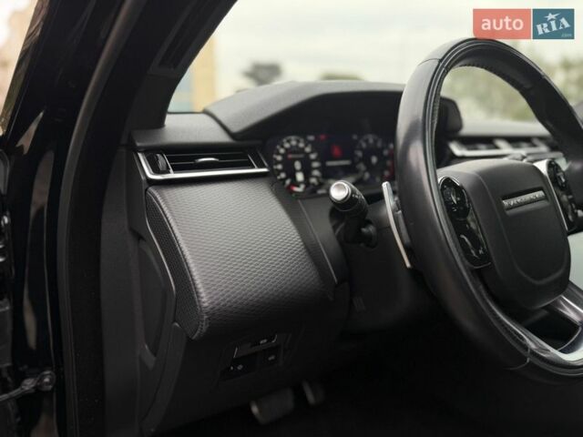 Черный Ленд Ровер Рендж Ровер Велар, объемом двигателя 2 л и пробегом 60 тыс. км за 39500 $, фото 32 на Automoto.ua