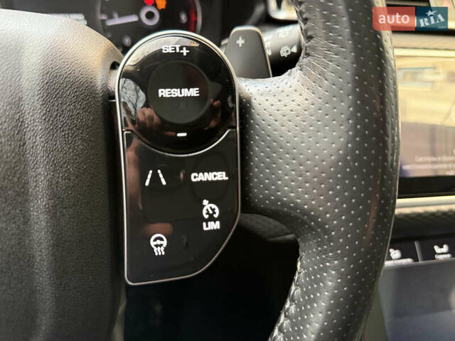 Черный Ленд Ровер Рендж Ровер Велар, объемом двигателя 2 л и пробегом 90 тыс. км за 39999 $, фото 31 на Automoto.ua