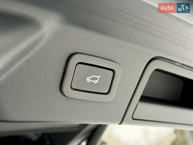 Чорний Ленд Ровер Рендж Ровер Велар, об'ємом двигуна 2.99 л та пробігом 74 тис. км за 49000 $, фото 72 на Automoto.ua