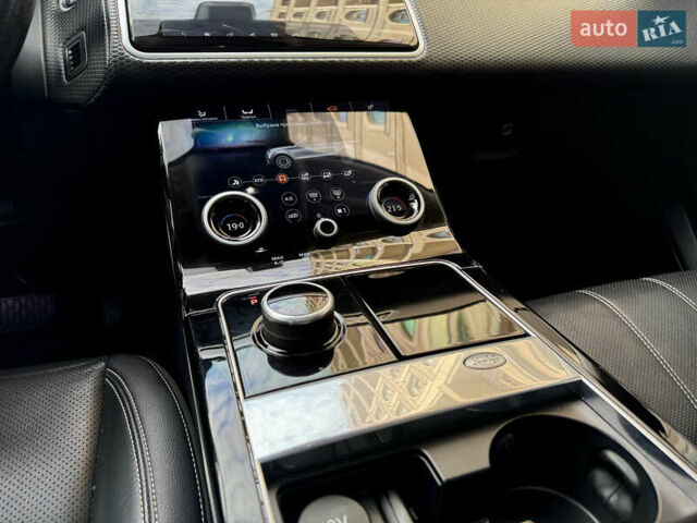 Черный Ленд Ровер Рендж Ровер Велар, объемом двигателя 2 л и пробегом 90 тыс. км за 39999 $, фото 65 на Automoto.ua