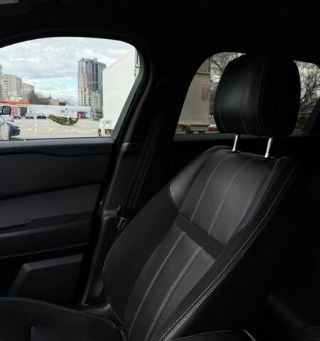 Чорний Ленд Ровер Рендж Ровер Велар, об'ємом двигуна 2 л та пробігом 105 тис. км за 36500 $, фото 17 на Automoto.ua