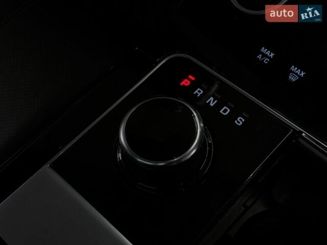 Черный Ленд Ровер Рендж Ровер Велар, объемом двигателя 2 л и пробегом 58 тыс. км за 37999 $, фото 34 на Automoto.ua