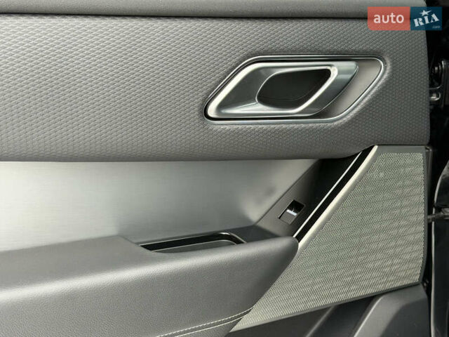 Чорний Ленд Ровер Рендж Ровер Велар, об'ємом двигуна 2.99 л та пробігом 74 тис. км за 49000 $, фото 67 на Automoto.ua