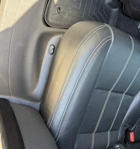 Чорний Ленд Ровер Рендж Ровер Велар, об'ємом двигуна 3 л та пробігом 175 тис. км за 29800 $, фото 19 на Automoto.ua