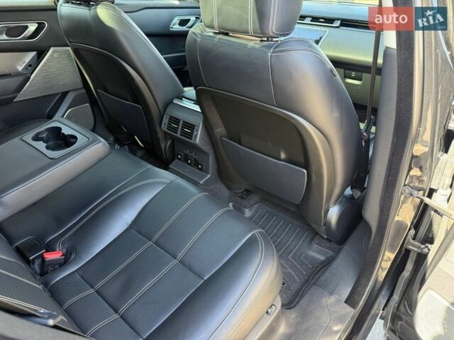 Чорний Ленд Ровер Рендж Ровер Велар, об'ємом двигуна 3 л та пробігом 175 тис. км за 29800 $, фото 25 на Automoto.ua