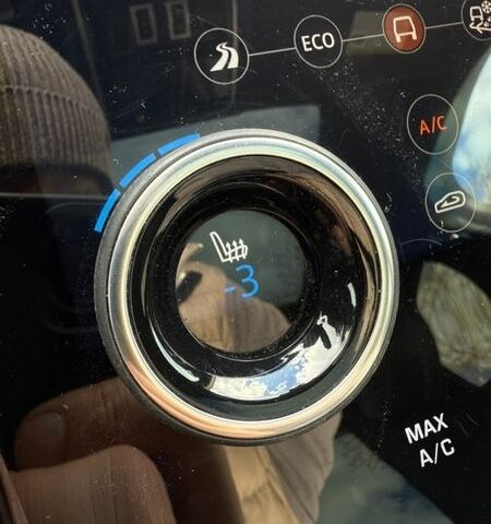 Чорний Ленд Ровер Рендж Ровер Велар, об'ємом двигуна 2 л та пробігом 105 тис. км за 36500 $, фото 13 на Automoto.ua