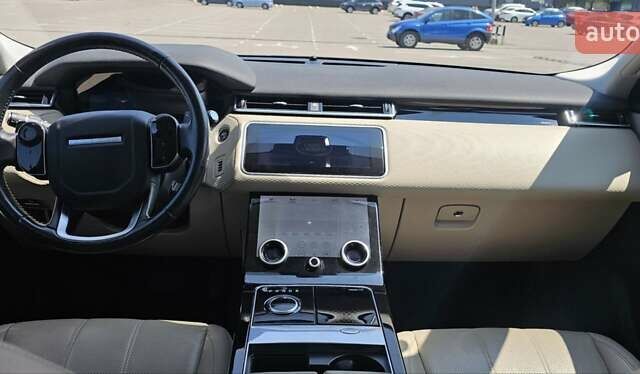 Черный Ленд Ровер Рендж Ровер Велар, объемом двигателя 2 л и пробегом 88 тыс. км за 44900 $, фото 12 на Automoto.ua