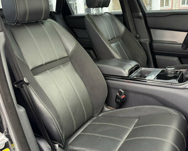 Чорний Ленд Ровер Рендж Ровер Велар, об'ємом двигуна 2.99 л та пробігом 74 тис. км за 49000 $, фото 54 на Automoto.ua