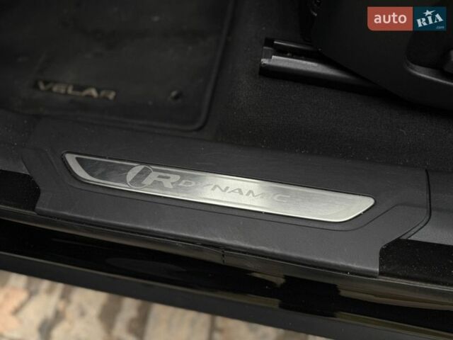 Черный Ленд Ровер Рендж Ровер Велар, объемом двигателя 2 л и пробегом 60 тыс. км за 39500 $, фото 29 на Automoto.ua