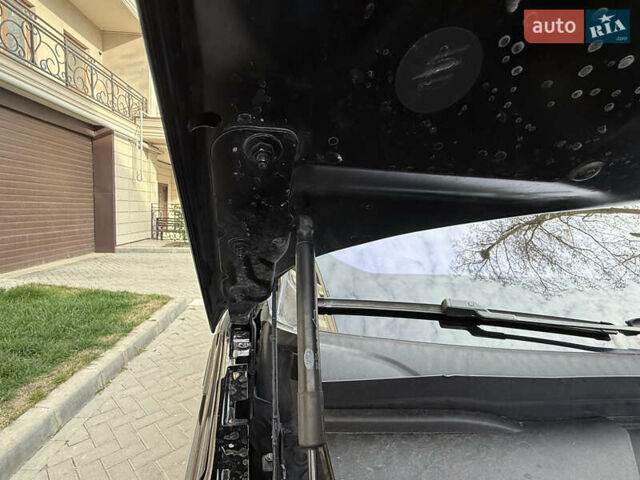 Черный Ленд Ровер Рендж Ровер Велар, объемом двигателя 2 л и пробегом 90 тыс. км за 39999 $, фото 40 на Automoto.ua