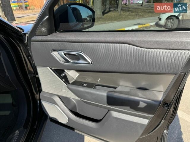 Чорний Ленд Ровер Рендж Ровер Велар, об'ємом двигуна 3 л та пробігом 175 тис. км за 29800 $, фото 32 на Automoto.ua