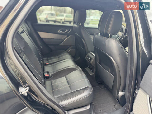 Черный Ленд Ровер Рендж Ровер Велар, объемом двигателя 2 л и пробегом 113 тыс. км за 38999 $, фото 9 на Automoto.ua