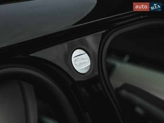 Черный Ленд Ровер Рендж Ровер Велар, объемом двигателя 2 л и пробегом 136 тыс. км за 53000 $, фото 53 на Automoto.ua