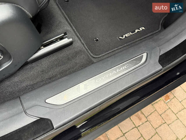 Черный Ленд Ровер Рендж Ровер Велар, объемом двигателя 2.99 л и пробегом 129 тыс. км за 44900 $, фото 122 на Automoto.ua