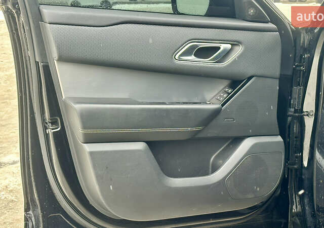 Черный Ленд Ровер Рендж Ровер Велар, объемом двигателя 2 л и пробегом 112 тыс. км за 34999 $, фото 24 на Automoto.ua